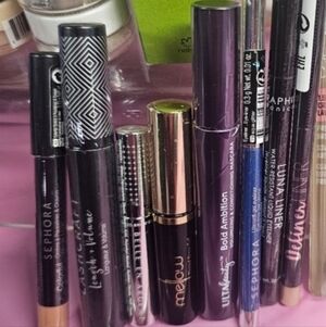 2 Mascaras